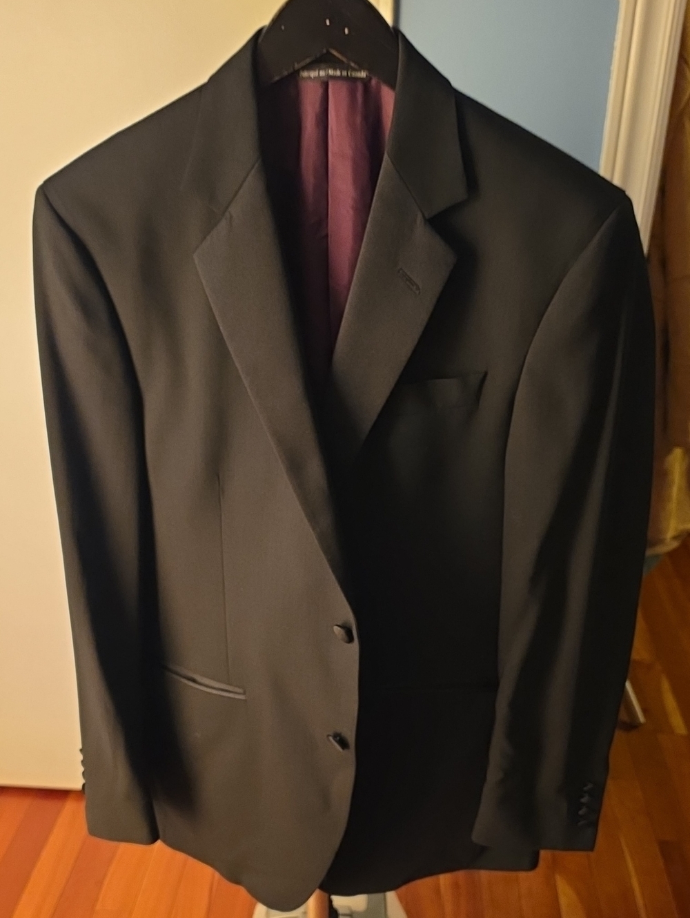 Men's Black Two-Button Suit Jacket with Notch Lapel